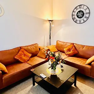 lux-appartment-near-atomium-brussels.brusselshotelsbook.com/